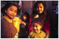 Kinder in Bhaktapur, Nepal