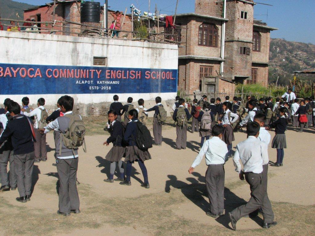 Besuch der Bayoca Community English School, Alapot, Nepal 2011